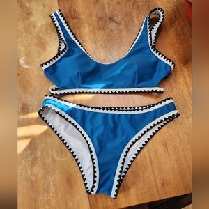 Cupshe Medium Sporty Blue & Black Bikini
